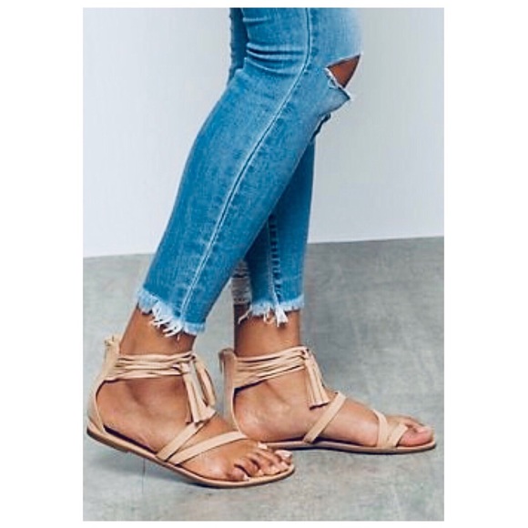 Rue21 Shoes - NWT 🏷 Nude Toe Ring Tassel Ankle Strap Sandals